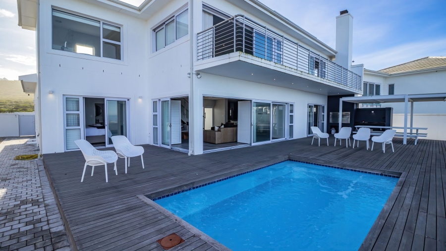 4 Bedroom Property for Sale in Pearl Bay Western Cape